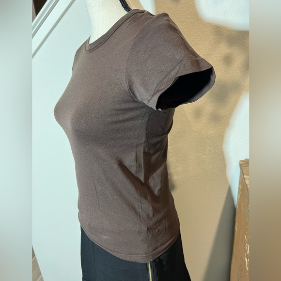 Women’s short sleeved shirt, size small/medium. - Picture 3 of 6